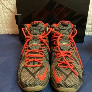 Used Nike Lebron 12 court vision size 11